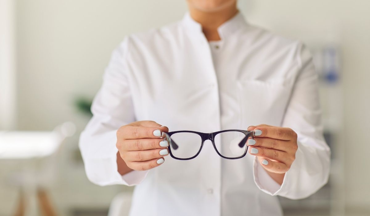 For-Spectacle-Removal-in-High-Myopia-and-Thin-Cornea